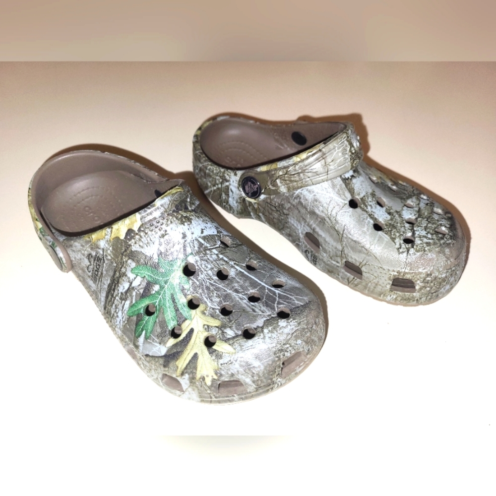Crocs Boys Camoflage Size 13